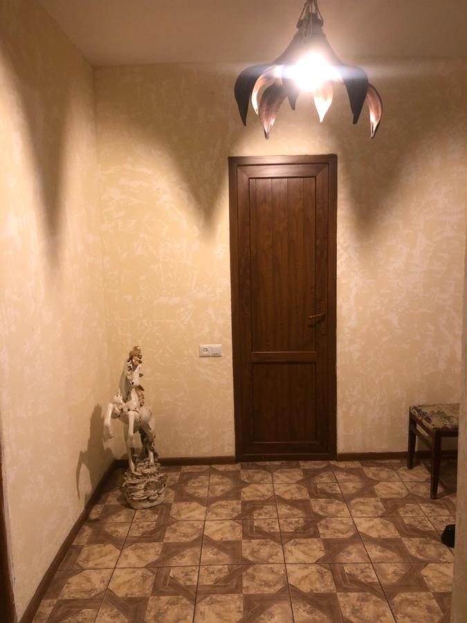 Villa Next To Victory Park Yerevan Exterior photo